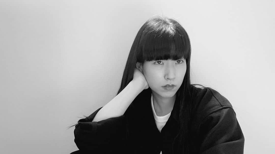 佐藤玖美さんのインスタグラム写真 - (佐藤玖美Instagram)「どこの組織にも所属しなくなった今、もうどこまででも行けるような気がしている。 今まで知らなかった世界のことを学んで、関わってこなかった人たちから学んで、吸収することがただただ楽しい。 今が今までで一番だと胸を張って言える。」10月9日 21時52分 - kuuko_kumi