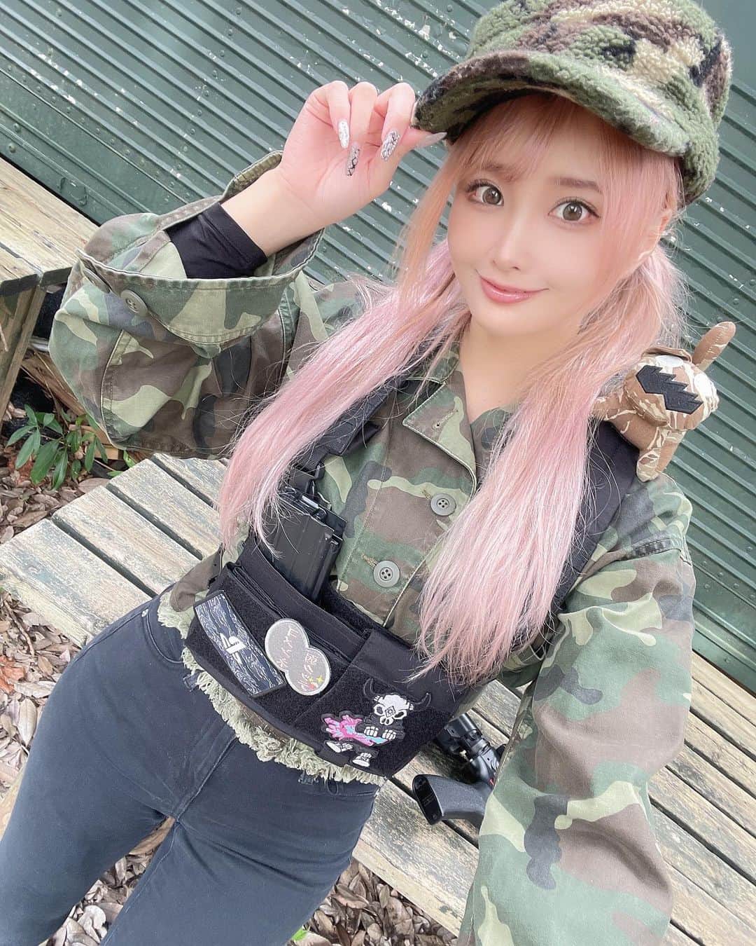 赤羽もものインスタグラム：「サバゲして来たよん✌️💕   #サバゲー女子  #サバゲー  #サバゲー装備  #survivalgames  #迷彩」