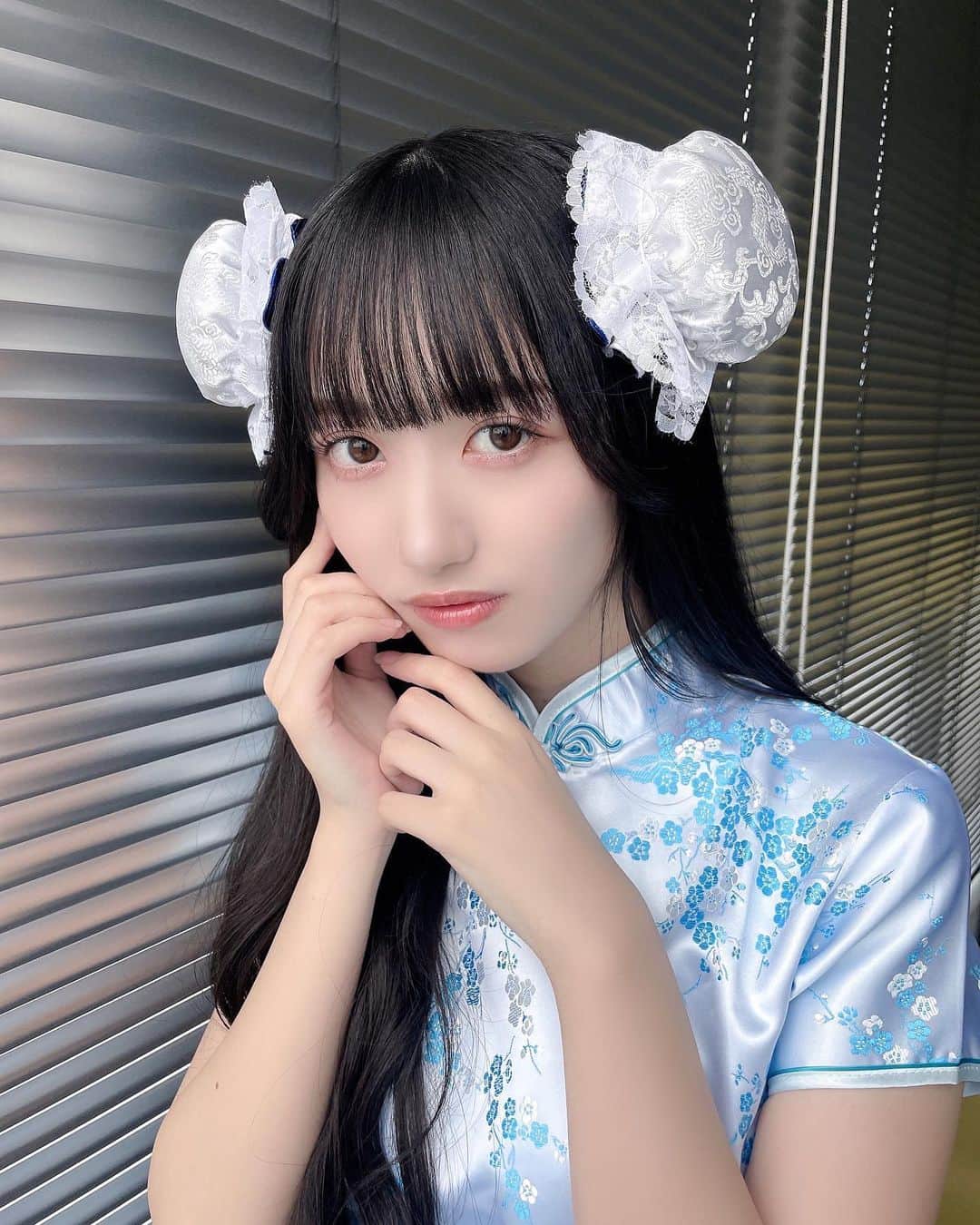 のインスタグラム：「. チャイナドレス着たよ🤍似合ってますか？？」