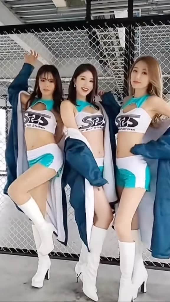 のインスタグラム：「かっこよく撮ってもらいました😎📸笑  #スポーツランドsugo  #レースクイーン #仙台」