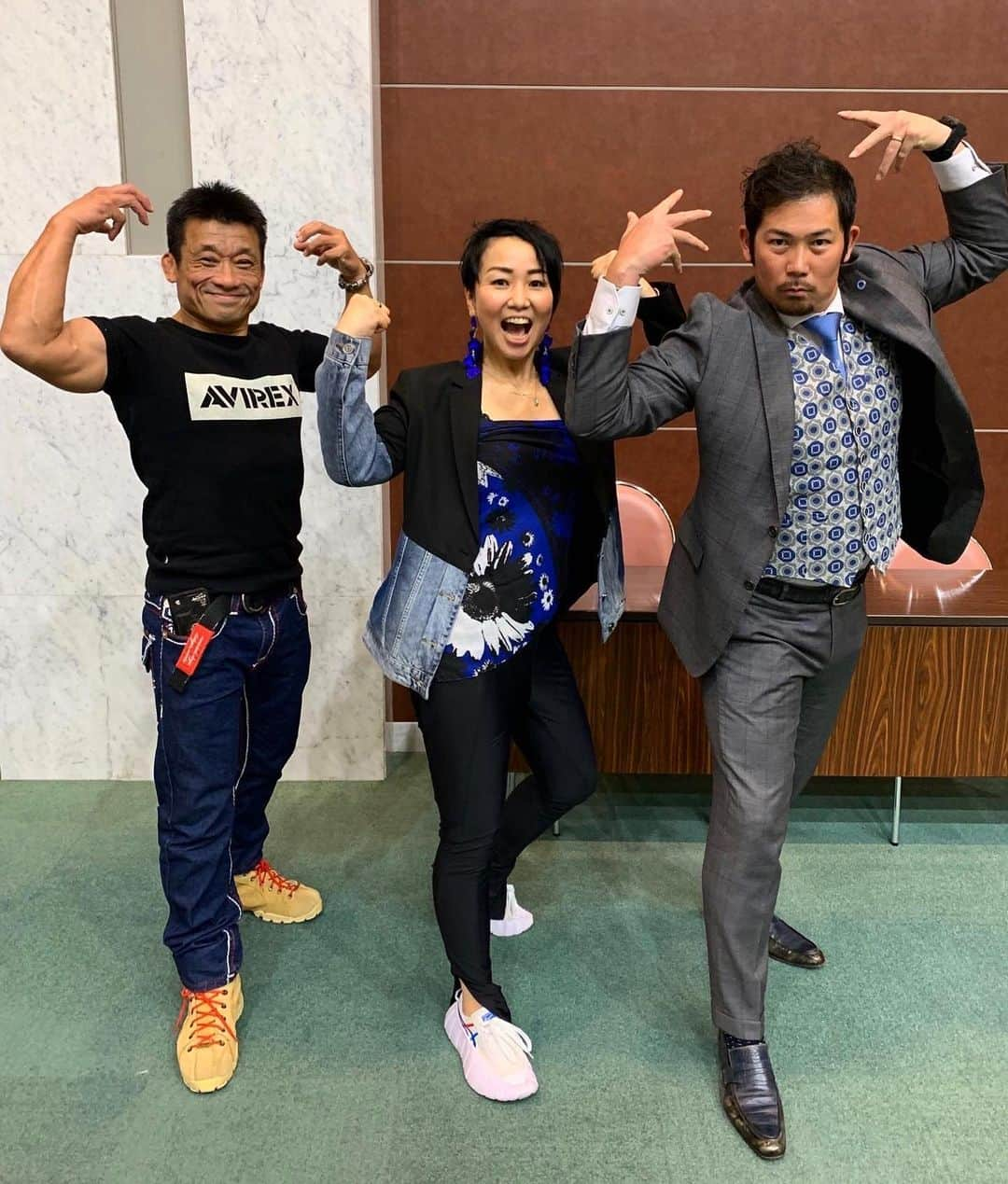 丸山典子のインスタグラム：「突き抜けた フロントダブルバイセップス💪✨ 岩田さん…😆  会場からは勿論、画面からも沢山の質問、突き抜けたアスリート皆様、広瀬先生、安田教授、関係者皆様ありがとうございました💪✨  会場でお声かけ頂きました皆様、ありがとうございました。私がパワー貰ってしまいました❣️  はじめの一歩✨応援しています💪✨ 皆様の経過報告も楽しみにしています。  #第21回先進糖尿病治療1型dm研究会 #ジャスティンモリス氏 #山田学氏 #パンクラス #岩田稔氏 #阪神タイガース  #BigFamily」