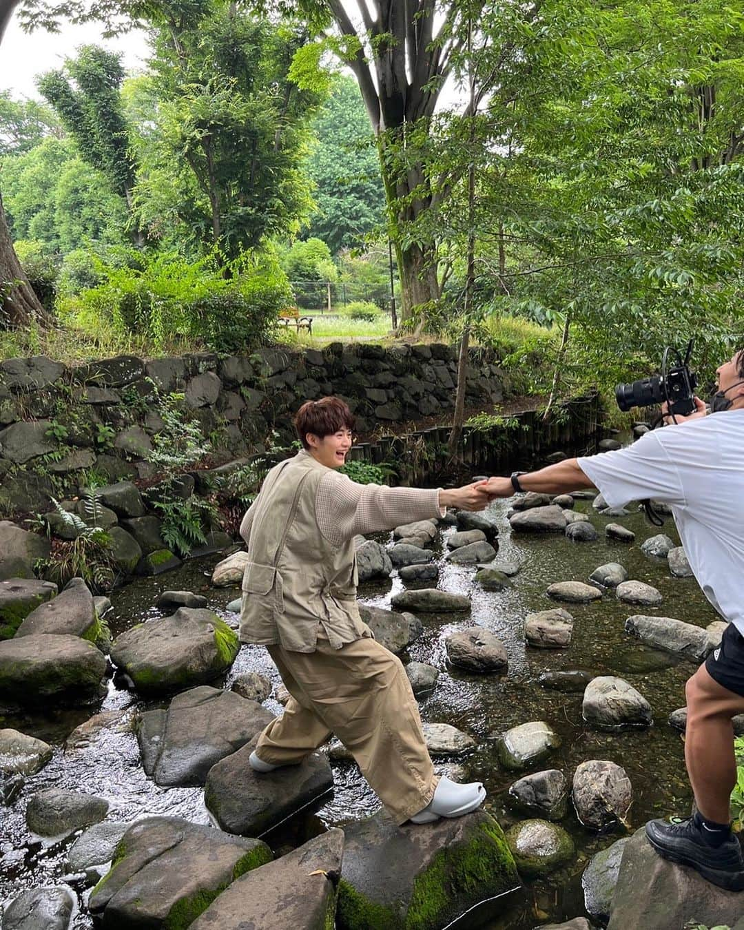 鈴鹿央士さんのインスタグラム写真 - (鈴鹿央士Instagram)「2023年　卓上カレンダー  発売されました！！ 本日、渋谷HMVにて、発売記念イベントをさせていただきます！  当日券もあるので、気軽にちょろっと寄ってみてください！  お待ちしております😊」10月10日 9時52分 - ouji.suzuka.official