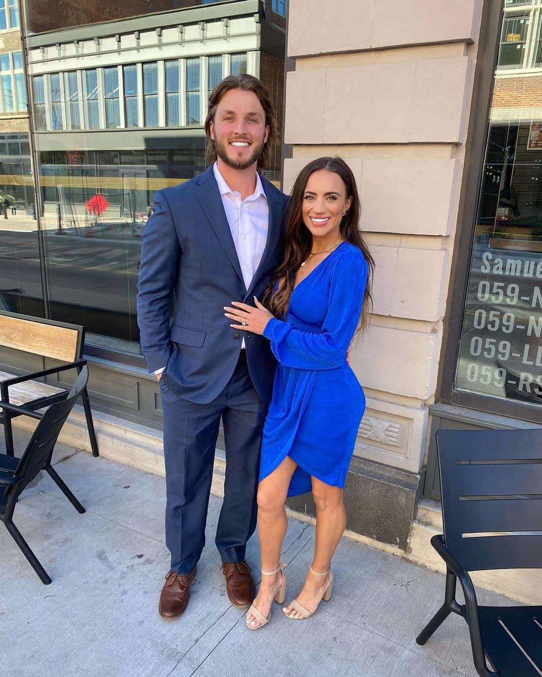 レキシー・プリースマンのインスタグラム：「So much fun celebrating @mdubuc14 & @cverst congratulations to the both of you 🤍💍」