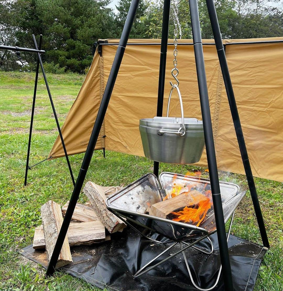 柴田あやなさんのインスタグラム写真 - (柴田あやなInstagram)「最近楽しいキャンプ🏕 気温が低いからか周りに人が少ないしマナー悪い人も少なくて最高のキャンプだった✊🏻 夜ご飯はお昼から焚き火でコトコト煮続けた豚汁と、鮭の炊き込みご飯☺️ 寒すぎて写真ほぼない🙄」10月10日 20時02分 - shibaobasan