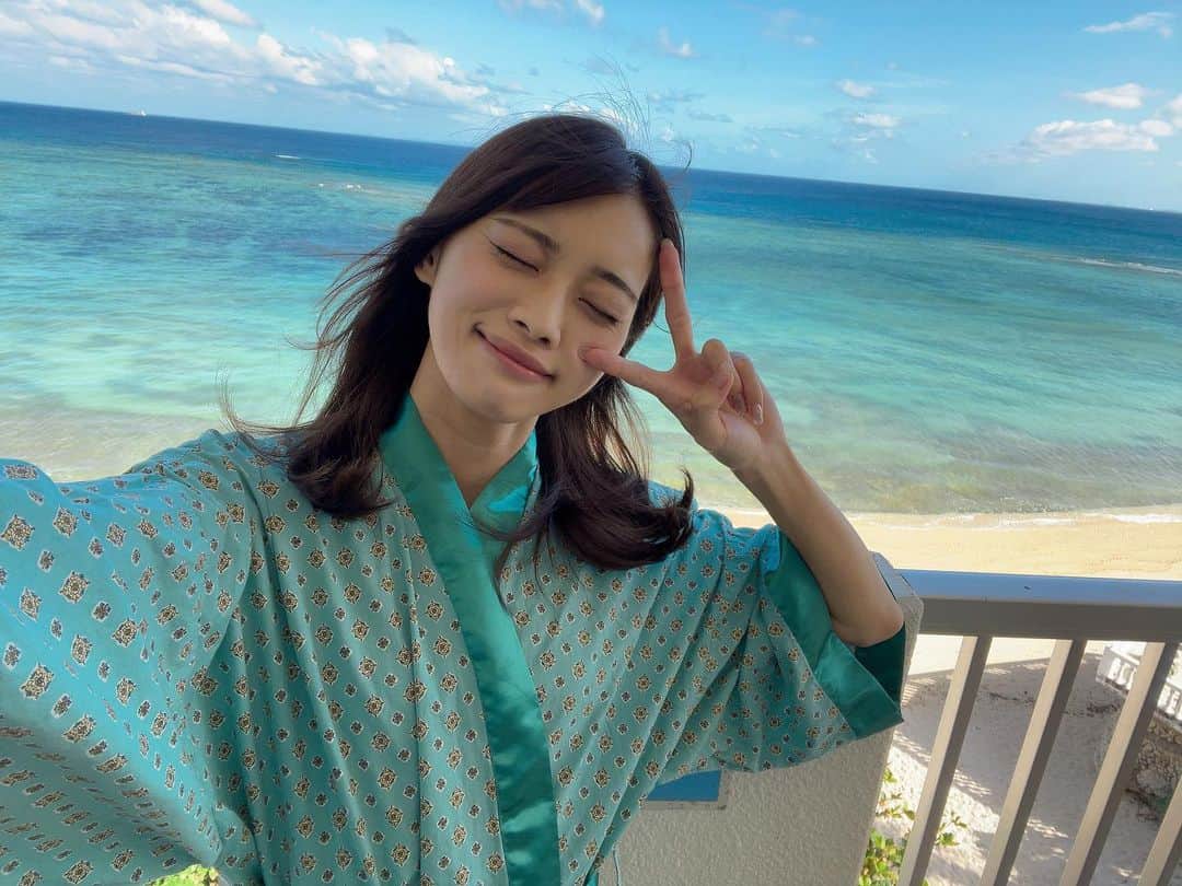 藤田いろはのインスタグラム：「沖縄ちょうどいい気温で過ごしやすかったー！！ 今度は旅行で行きたいな✈️ しかしやっぱり海と砂浜がきれい🏖 ⁡ ⁡ ⁡ ⁡ ⁡ ⁡ ⁡」
