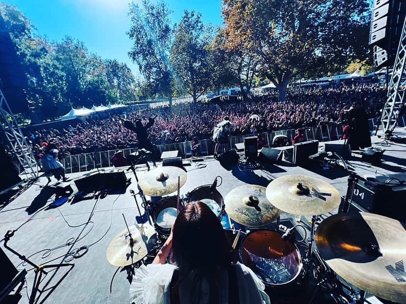 遠乃歌波さんのインスタグラム写真 - (遠乃歌波Instagram)「AFTERSHOCK FESTIVAL 2022 !! Thank you ☺️🎸💞💞  #aftershock #aftershockfestival #bandmaid #Japaneserock」10月10日 12時17分 - kanami_bandmaid