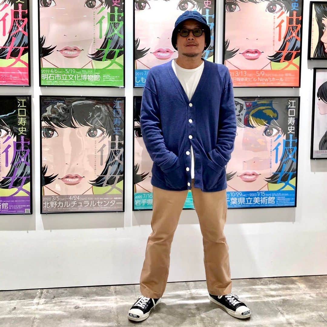 江口寿史のインスタグラム：「I was a talk show host at Mach55GO Tosiaki Uesugi's (@uesugi_design ) exhibition of works at Sendai PARCO.  仙台PARCO 6Fで開催中のMach55GOウエスギトシアキさん(@uesugi_design )の作品展でトークショーのお相手をしてきた。 画集『彼女』、『彼女展』のビジュアルデザインなどでもお世話になっているデザイナーウエスギさんのこれまで手掛けてきたワークスが一堂に展示されて圧巻だ。 『AKIRA』や『ゴールデンカムイ』、直近ではネトフリで話題を呼んだ『ODDTAXI』、ぼくもキャラデザインで参加したアニメ『sonny boy』等々。見たらあれも、これもやってるんだ！とウエスギさんの仕事に驚くはず。入場無料で10月23日まで。お近くで行ける人は絶対見た方がいい。」