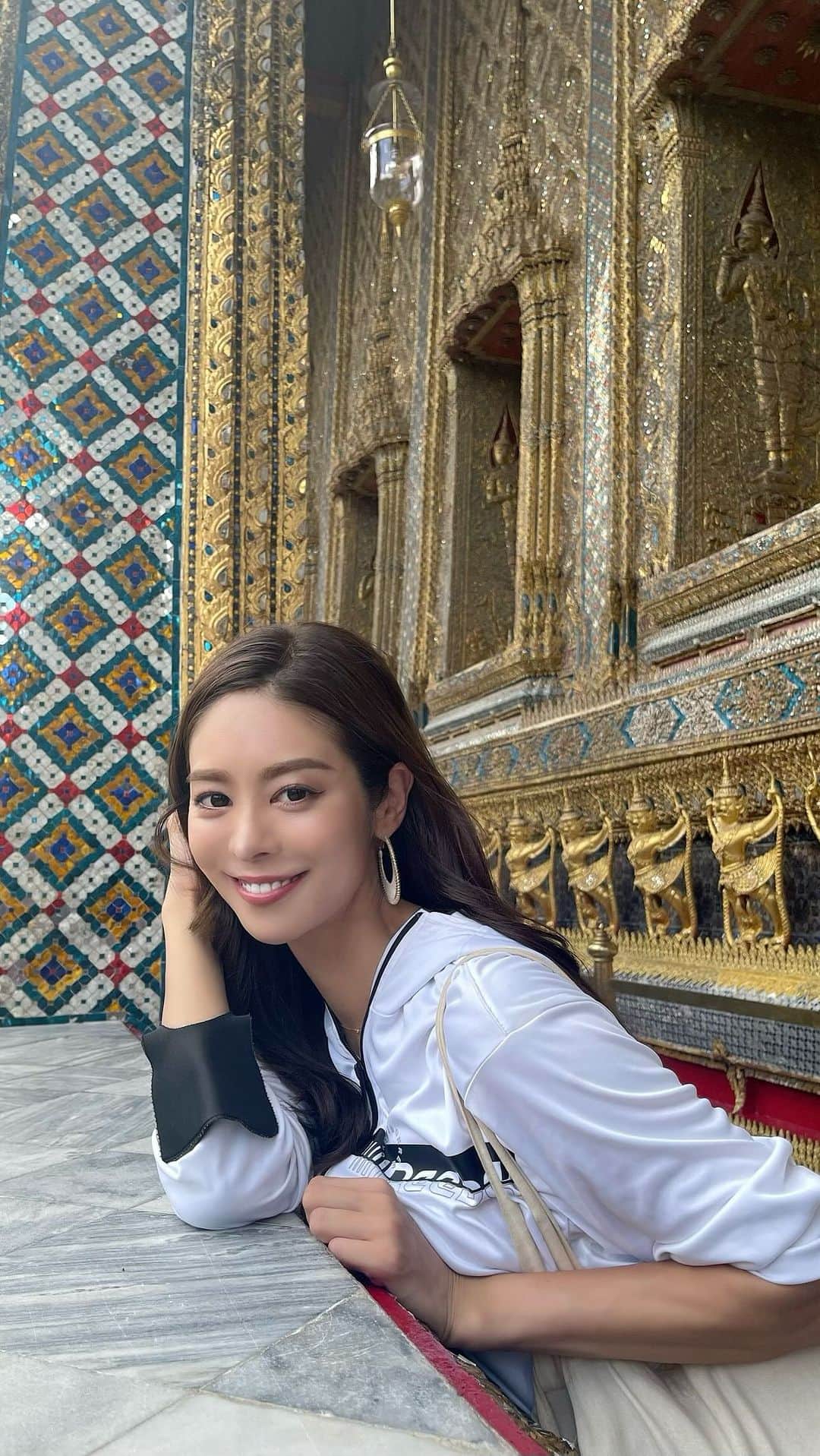 のインスタグラム：「⁡ ⁡ 3年ぶりのバンコクへ🇹🇭 ⁡ 大好きな場所だから 笑顔いっぱいで過ごしてる☺️ ⁡ しばらくタイ投稿続きます(*˘˘*).｡.:* ⁡ ⁡ ⁡ #thai #bangkok #travel #ınstagood」
