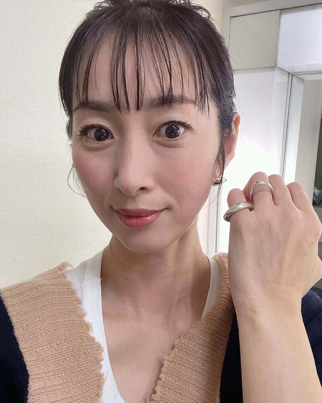 坂下千里子さんのインスタグラム写真 - (坂下千里子Instagram)「10/10 ノンストップ　 ニット スカート　@ezumi.official  アクセ 　　　　　@lanaswans_official . . 急募！！芸能界テニス部員募集🎾！！😂 . 奮ってご参加下さい♡ . @ariyoshihiroiki  . #来年は#部員達と#楽天オープン#観戦#予定」10月10日 14時45分 - chiriko_sakashita_official