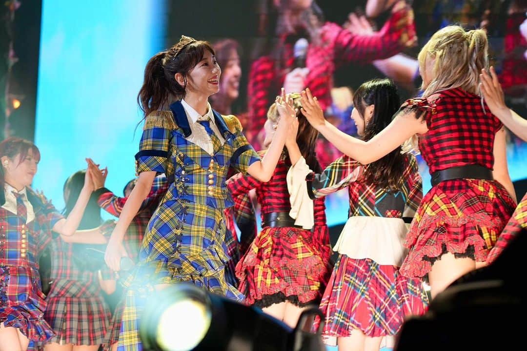 柏木由紀さんのインスタグラム写真 - (柏木由紀Instagram)「⋆⸜ ⚘ ⸝⋆  武道館コンサート👑 3日間ありがとうございました！！！  今のAKBメンバーで武道館のステージに 立つことができて本当に幸せでした☺️✨  昨日行われた柏木プロデュース公演の演出解説を 今夜20:00からYouTubeチャンネルにて 生配信いたします💻💭  お時間のある方はぜひ覗いてみてください😌🎈  #AKB48」10月10日 15時17分 - yukikashiwagi_official