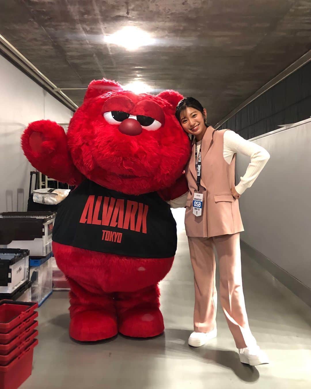 のインスタグラム：「🏀 . #アルバルク東京 vs #千葉ジェッツ  代々木第一体育館でのホーム開幕戦へ✨ . 特に実況席は初めてで 忘れられない１日になりました☺️ 今日このあとのBS1 #熱血バスケ でも アリーナの魅力お伝えしています❣️ 19:00〜ぜひご覧ください🔥」