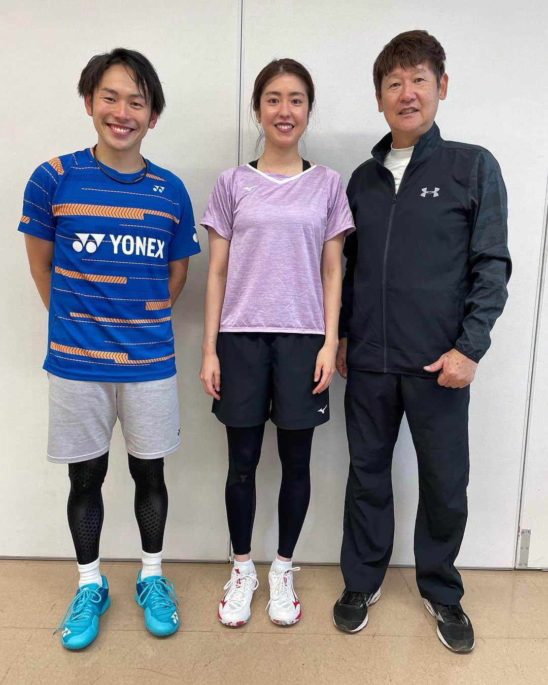 嘉村健士のインスタグラム：「10月10日はスポーツの日。 本日は東京都台東区のたいとうスポーツフェスタ2022に参加してきました！ 参加くださった皆様、スタッフの皆様お疲れ様でした🏸 自分も一緒になってエンジョイバドミントンしてきました😁‼️  最後に元プロ野球選手の阿波野さんと同級生の文音ちゃんと写真を撮ってもらいました！ サインまでありがとうございます！  他競技の話を聞けるのは新鮮で勉強になりました。  #スポーツの日 #スポーツの祭典 #台東区 #バドミントン」