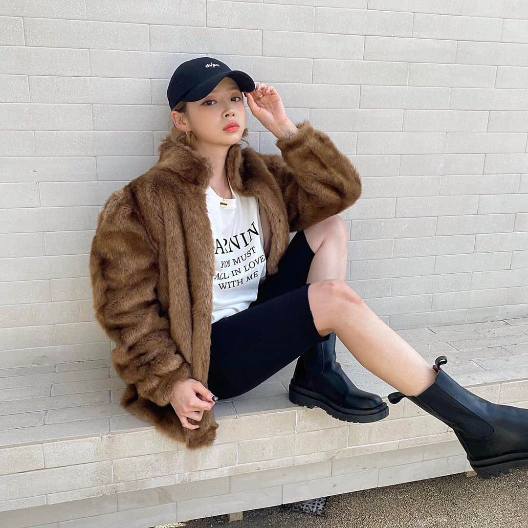 Yoonbitnaのインスタグラム：「어흐 추어염」