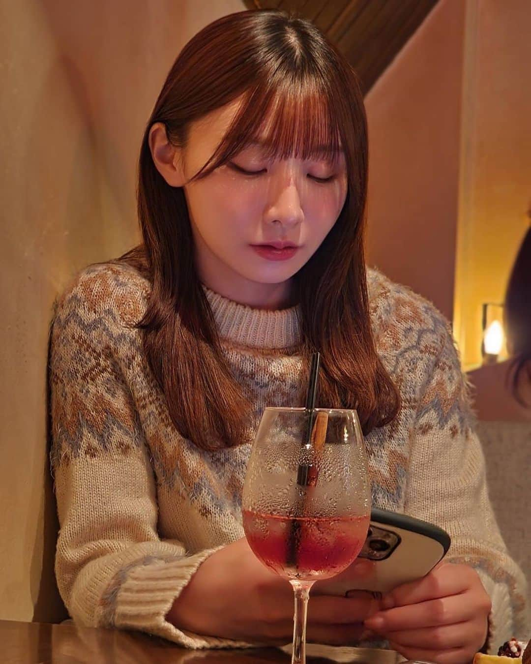 Niaさんのインスタグラム写真 - (NiaInstagram)「今天10月10日 我的22歲生日♡ 📸：photo by 經紀人 這天是台灣國慶節⛅️  經紀人在餐廳慶祝我生日〜  如果可以的話 大家都可以幫我慶祝生日嗎〜？呼呼  本日10月10日で22歳になりました！ 台湾の建国記念日でもある日。  仲良しのマネージャーがお祝いしてくれたの。 みんなからのお祝いコメントも待ってます⛅️ﾌﾌ  #攝影 #撮影 #人像攝影 #國慶日 #生日」10月10日 17時09分 - nianearyou