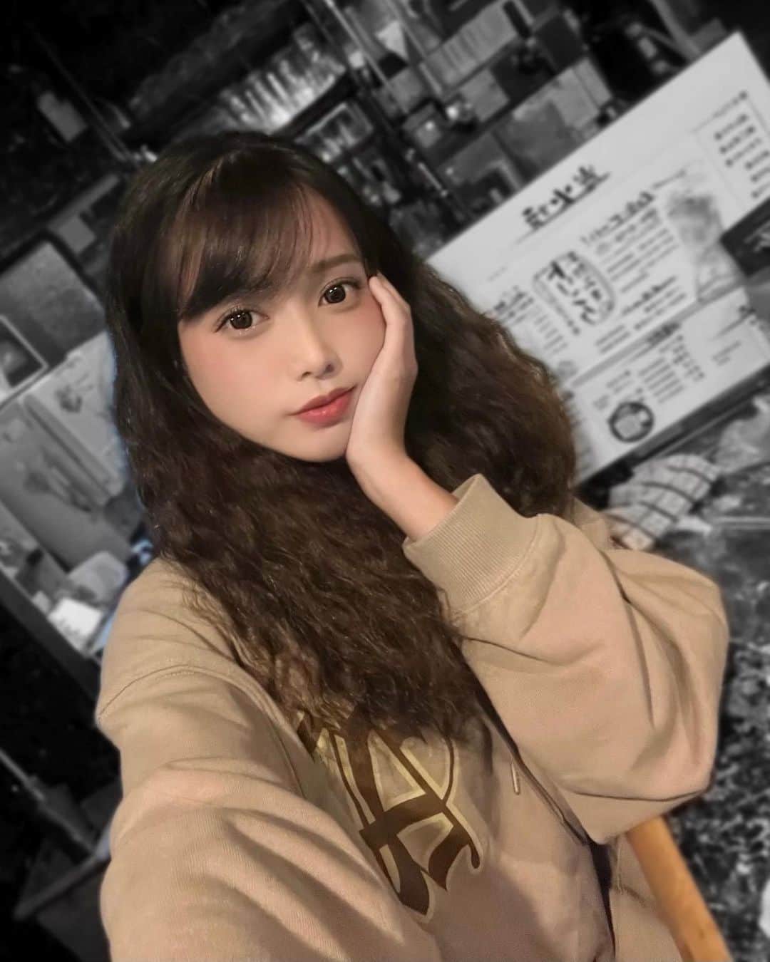 五月のインスタグラム：「𝖲𝖾𝗅𝖿𝗂𝖾 .」