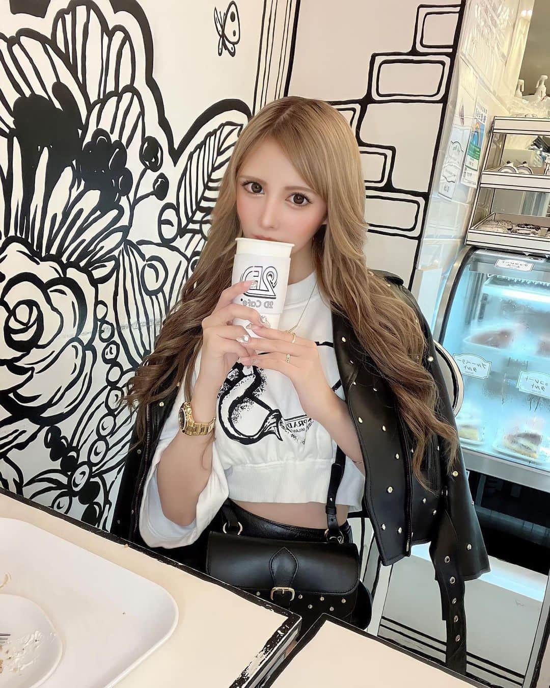 夏目こころのインスタグラム：「カフェで 大好きなアールグレイ☕️飲んで シフォンケーキ🍰食べた💓  慣れないことをしたから いつもより疲れた(　˙-˙　)笑 でも凄く楽しかったです🙇‍♀️❤️」