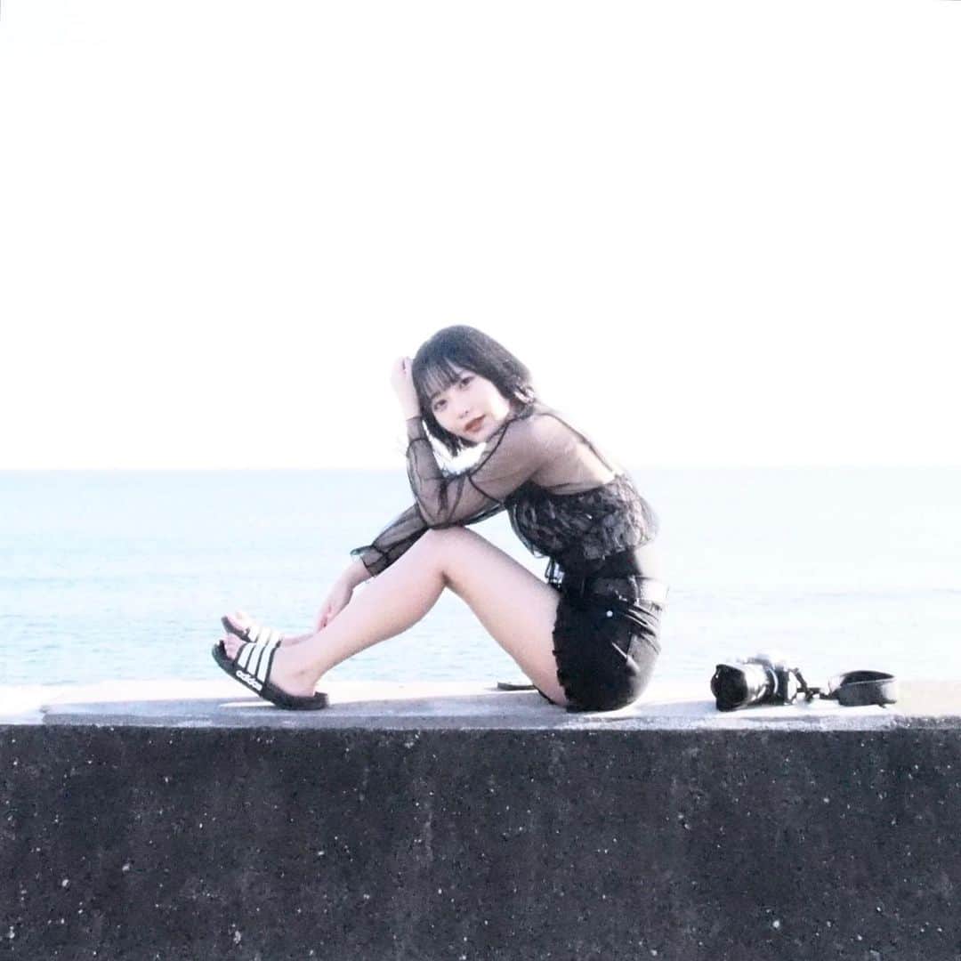 白釈迦遺さんのインスタグラム写真 - (白釈迦遺Instagram)「. 海を感じる時。」10月11日 4時31分 - shaka_yui
