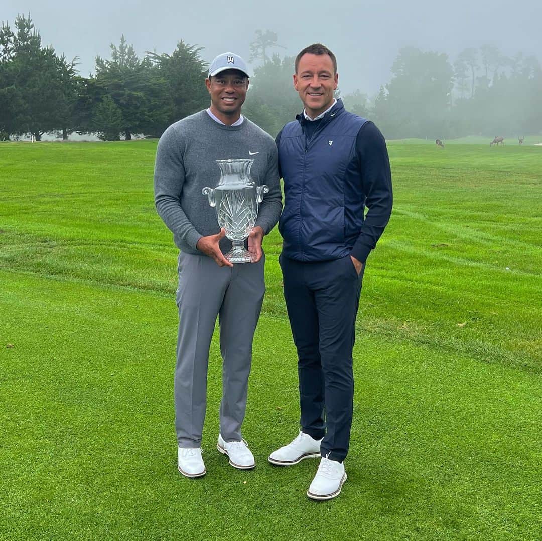 ジョン・テリーのインスタグラム：「@tigerwoods  Absolute Hero 🏌🏻‍♂️ What An Honour.」