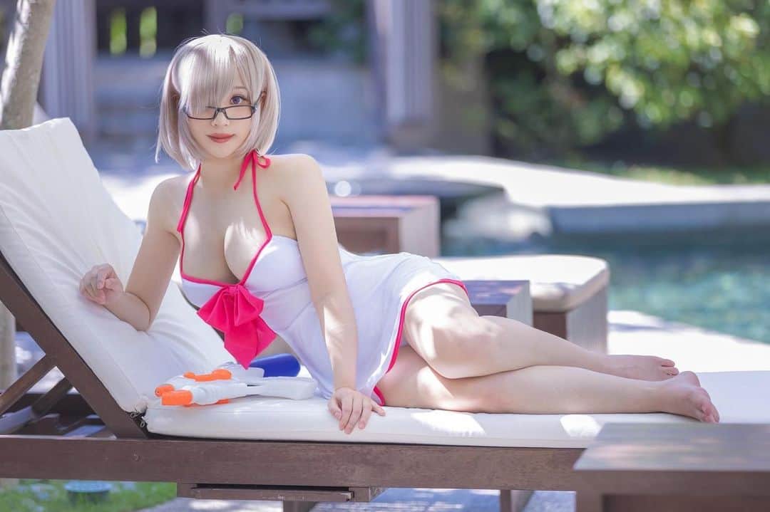 千尋のインスタグラム：「前輩~不一起來玩嗎><? ✨PF新刊預購倒數4天✨ 很喜歡這套泳裝!!!!下一次一定要出新的版本的)?嘿嘿  🔗請見限動  #FGO #cosplay」