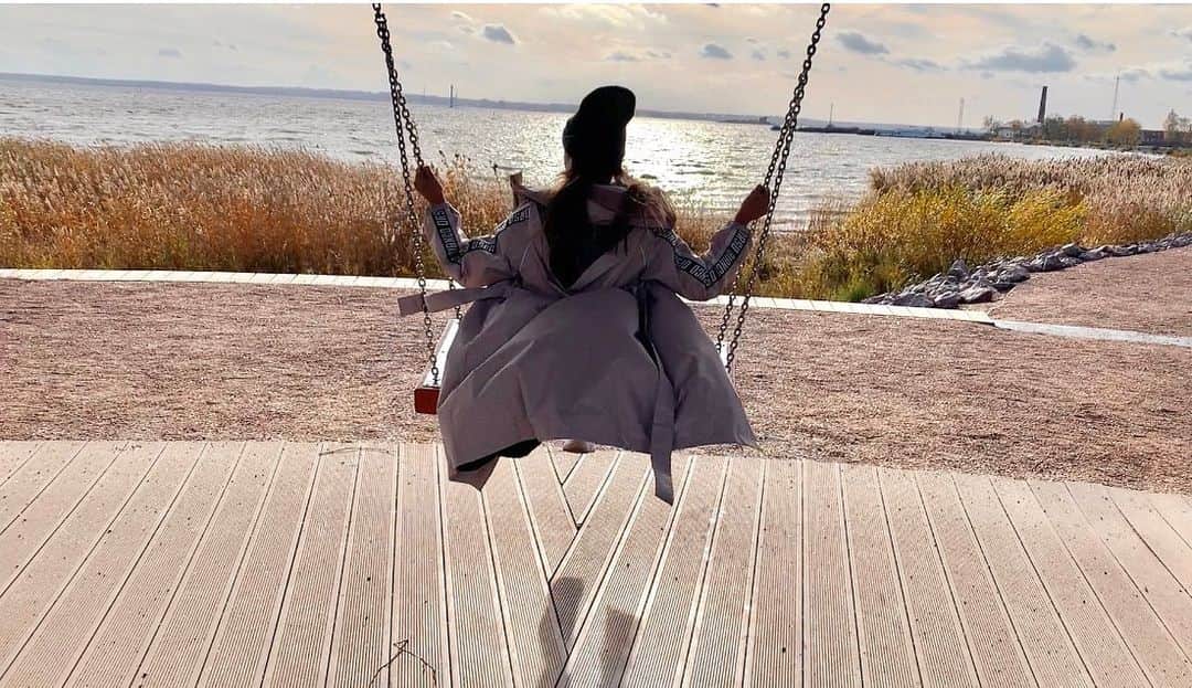 ソフィア・トゥレンコのインスタグラム：「Осень в Санкт-Петербурге 🍂🍂🍂 #спб #осень #санктпетербург #санкт_петербург」