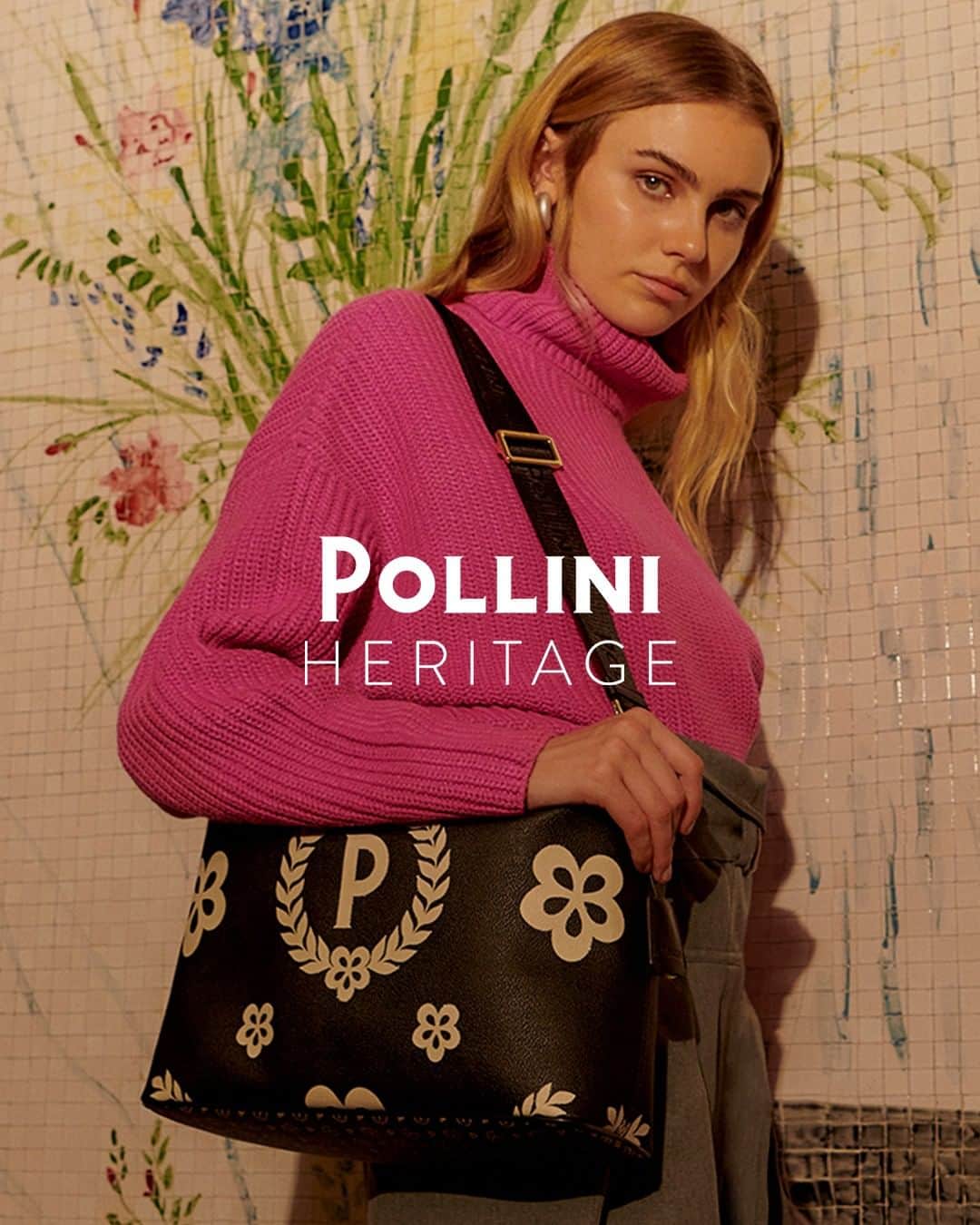 ポリーニのインスタグラム：「Magnified glamour. Discover the iconic Heritage motif in a new amplified version via link in bio.  #Pollini⁣ #PolliniHeritage⁣ #FW22⁣」
