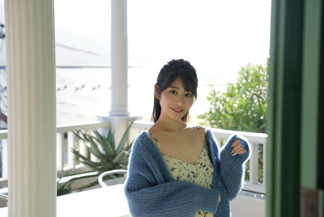 河北彩花さんのインスタグラム写真 - (河北彩花Instagram)「⁡ ⁡ 昨日買ったカメラでマネージャーさんに オフショ撮ってもらったよ💙💙💙 ⁡ ⁡ ⁡ やっぱり一眼はめちゃくちゃ綺麗だね📸👏🏻   #グラビア  #オフショット」10月10日 21時25分 - saika_kawakita__official