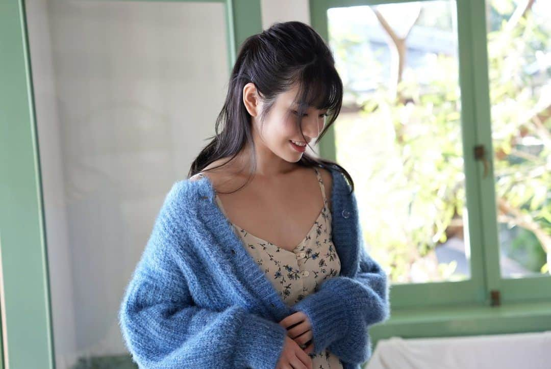 河北彩花さんのインスタグラム写真 - (河北彩花Instagram)「⁡ ⁡ 昨日買ったカメラでマネージャーさんに オフショ撮ってもらったよ💙💙💙 ⁡ ⁡ ⁡ やっぱり一眼はめちゃくちゃ綺麗だね📸👏🏻   #グラビア  #オフショット」10月10日 21時25分 - saika_kawakita__official