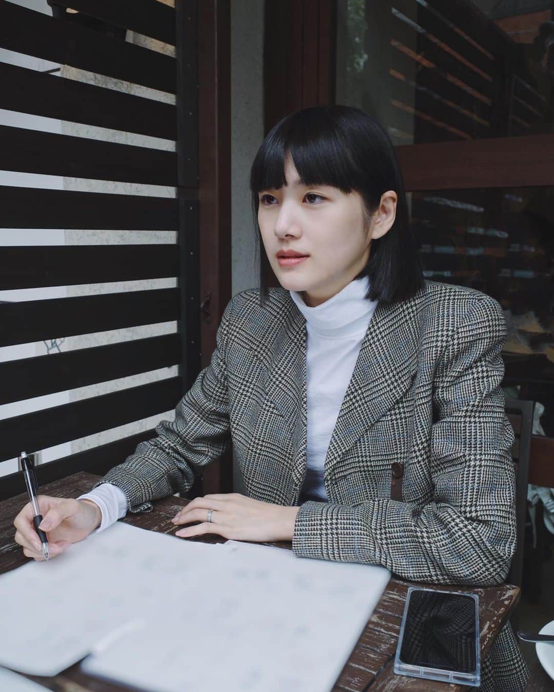のインスタグラム：「🤔💭」