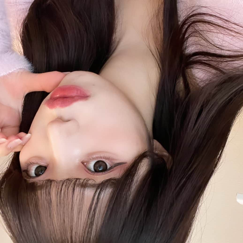 あっぷるさんのインスタグラム写真 - (あっぷるInstagram)「さかさまᜊﬞﬞ ᶻᶻᶻ�」10月10日 21時37分 - apoapo_2