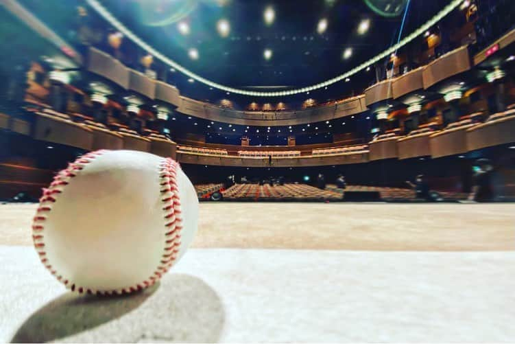 皇希さんのインスタグラム写真 - (皇希Instagram)「『ダイヤのA』The MUSICAL 千秋楽無事終了⚾  全15公演ありがとうございました。  うがっ 🍮  #ダイミュ」10月10日 22時11分 - koki_azuma