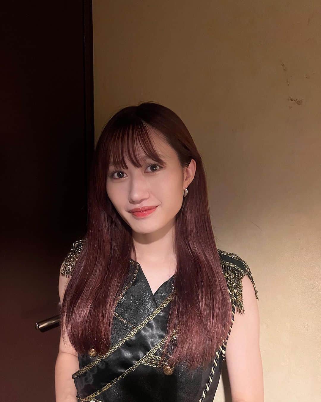のインスタグラム：「今でもまだ夢やったんかな？っていう 気持ちです🥺  GEMというグループが 解散してから約5年ほど近く経った今日 フルメンバーではなかったですが また集まってLIVEができて GEMILYと会えて幸せ時間でした…  GEMは私の青春そのものだったなぁと。  何よりこの再結成を実現してくれた 有希ちゃん、ありがとう😢」
