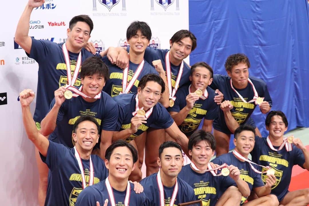 志賀光明のインスタグラム：「日本一🥇 　 日本代表は引退しましたが、クラブで続けるという選択肢は間違ってなかった 　 日本の水球を盛り上げたい 　 心からそう思った3日間でした 　 スポーツって最高！！！   #waterpolo #水球 #sports #仲間 #日本一」