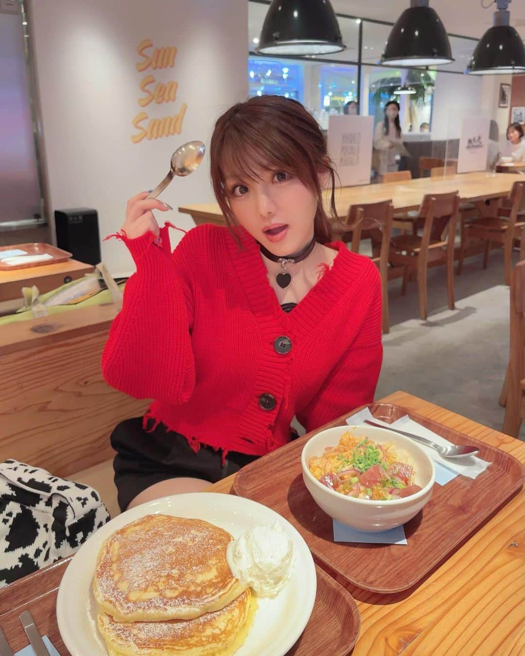 田中れいなさんのインスタグラム写真 - (田中れいなInstagram)「. ずっと食べたかったパンケーキ食べれた🥞💕 ここ、ご飯も全部おいしい🥰 ・‥…━━━☞・‥…━━━☞ #れーなこーで #EMODA #PAGEBOY #パシフィックドライブイン  #パンケーキ」10月10日 23時33分 - tanakareina.lovendor