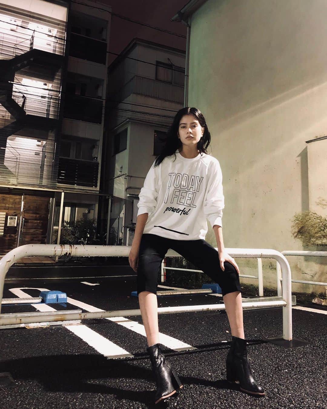 のインスタグラム：「For World Mental Health Day, @dkny made this customizable crew neck to make each one of us express how we feel even though some days are harder than others. Today I Feel Powerful for having the opportunity to bring awareness about Mental Health. #IFEELDKNY #ad」