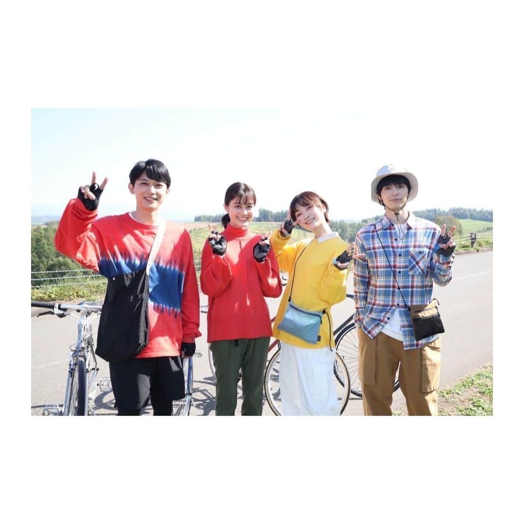 菅野莉央のインスタグラム：「⁡ ⁡ 『 #PICU小児集中治療室 』第1話 ご視聴ありがとうございました☺︎ ⁡ まだの方も、もう一度！の方も 見逃し配信でもお楽しみ頂けますので是非🙏✨ ⁡ 幼なじみズの北海道でのオフショット📷 #しこやのももまい」