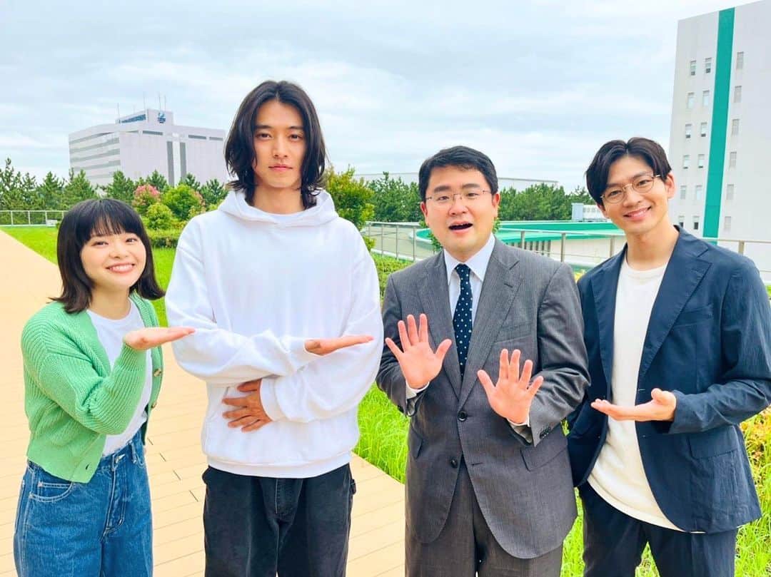 福島暢啓のインスタグラム：「【TBSドラマ】  今週10月16日にスタートする 日曜劇場『アトムの童』に ちょこっと映り込むことになりました！ 夜9時から放送。 初回は25分拡大で放送されます！  一瞬たりとて目が離せませんぞ！  #アトムの童  #高視聴率祈願 #山崎賢人  #松下洸平  #岸井ゆきの」