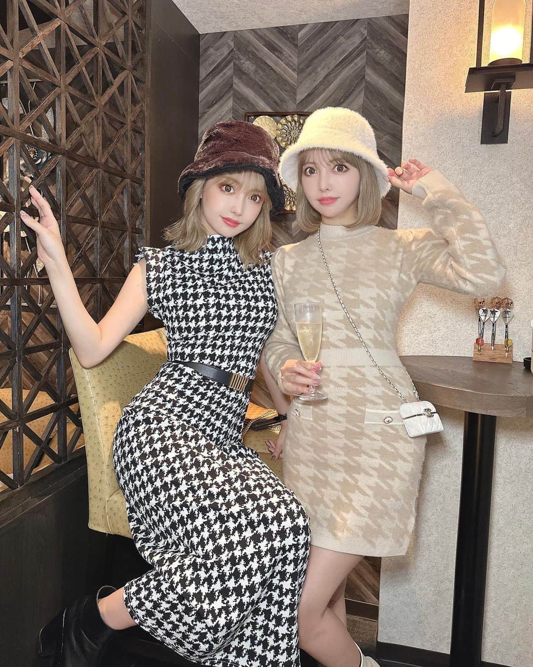 吉川ちえさんのインスタグラム写真 - (吉川ちえInstagram)「【🥂⭐️🥂⭐️🥂⭐️】 . 昨日ちかさんとたまたま服の柄かぶった😂💕
