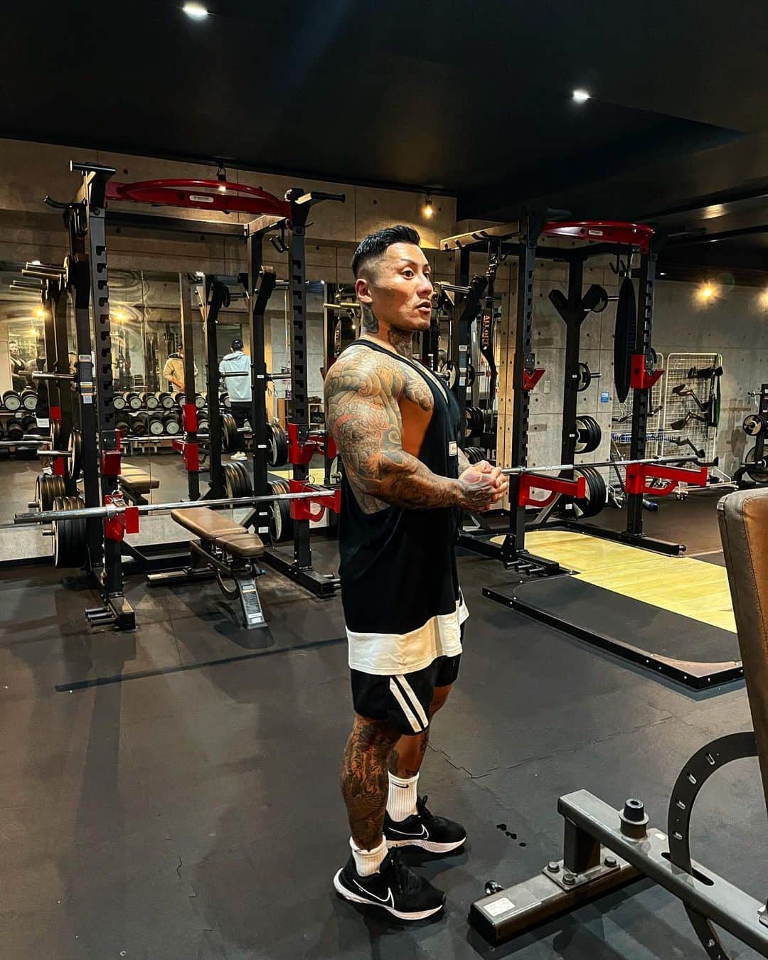 中村直輝さんのインスタグラム写真 - (中村直輝Instagram)「#tattoo #japanesetattoo #physique #bodybuilding #gym #training #japanese #パーソナルトレーナー  調子上がってきた。 姿勢から全て見直して身体も柔らかくなってきた。 これからこれから。」10月11日 22時47分 - _naokinakamura_