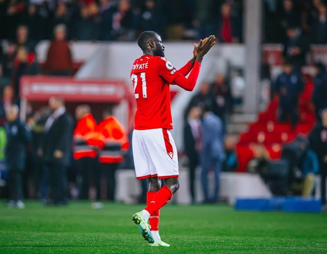 シェイフ・クヤテのインスタグラム：「City ground Thanks for your support yesterday! We keep going❤️🤍👊🏿  #Alhamdoulilaforeverything🤲🏿❤️🤲🏿」