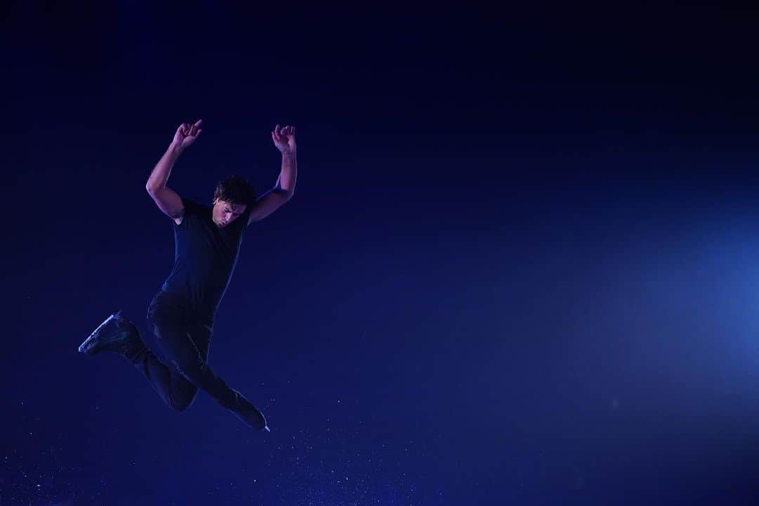 アンドリュー・ポジェのインスタグラム：「Dance is a form of expressive meditation and I feel lucky to have the ice as my canvas.   Thank you Japan 🇯🇵 and the @starsonice fam for the memories 🙏🏼 next stop Okinawa!」