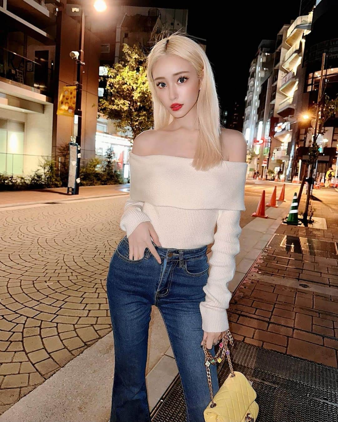 のインスタグラム：「私服でオフショル着るの珍しい⭐️ オフショルっていいね💕」