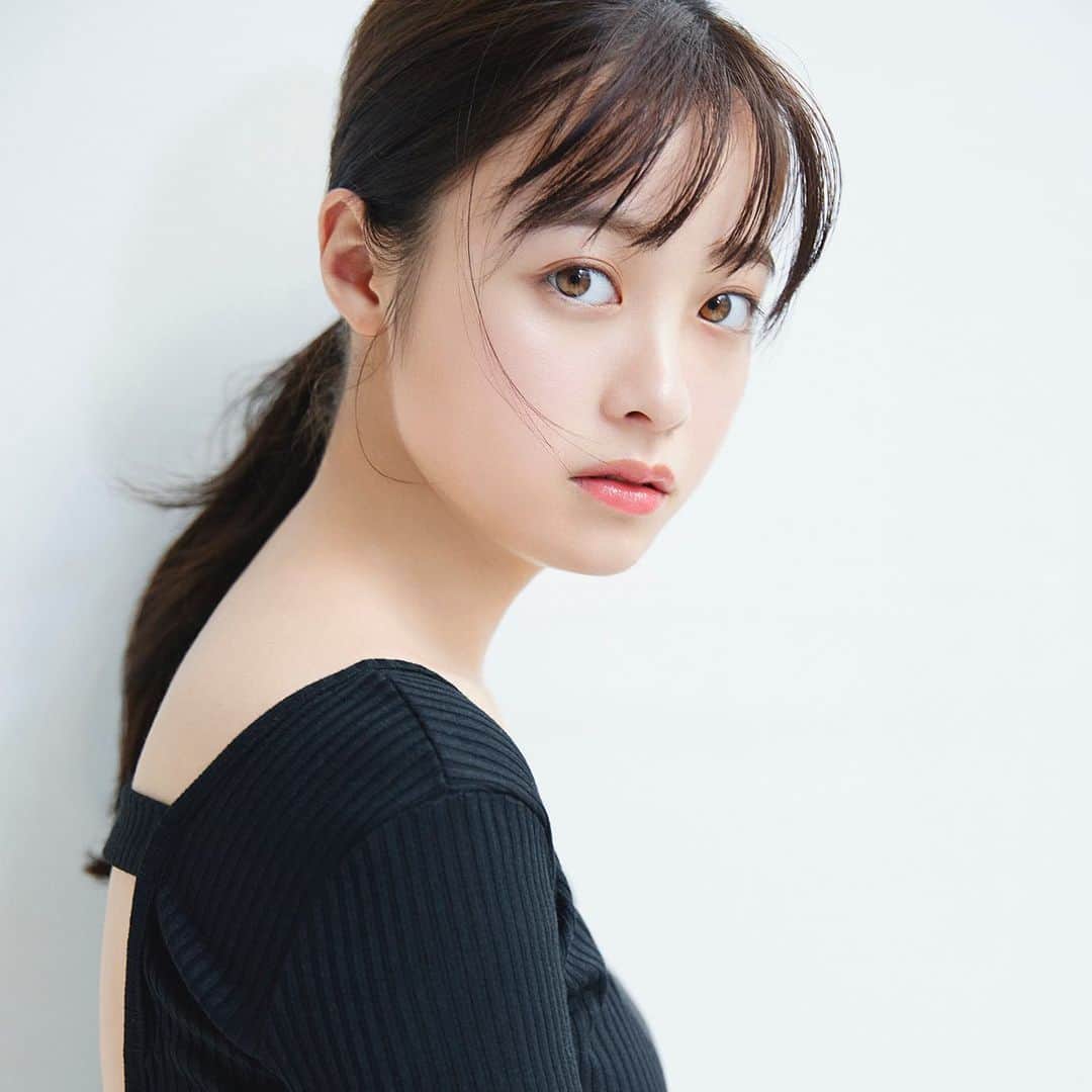 のインスタグラム：「日頃橋本環奈を応援して下さっている皆様へ  昨日既報の通り、橋本環奈が第73回紅白歌合戦の司会を担う事になりました事ご報告致します。  本人のコメントは弊社ディスカバリー・ネクストのHPからもご覧頂けますし、本人のTwitterでもコメントを発表しております。  #橋本環奈 #橋本環奈2022 #橋本環奈マネージャー #第73回NHK紅白歌合戦司会」