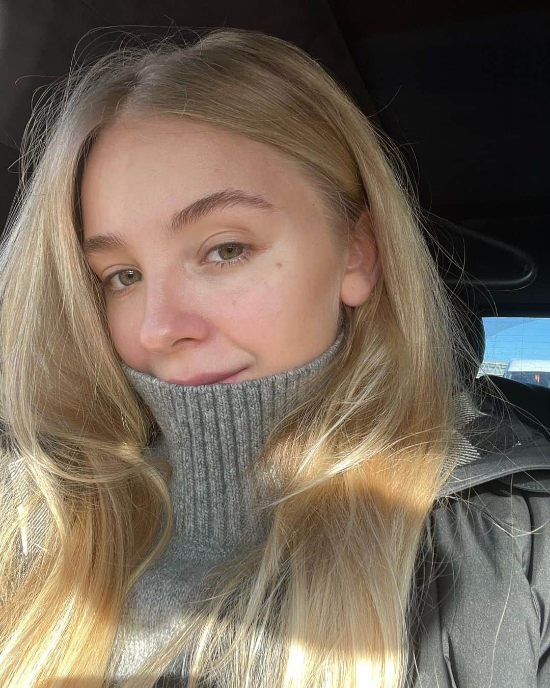 アレクサンドラ・ステパノワのインスタグラム：「☀️」