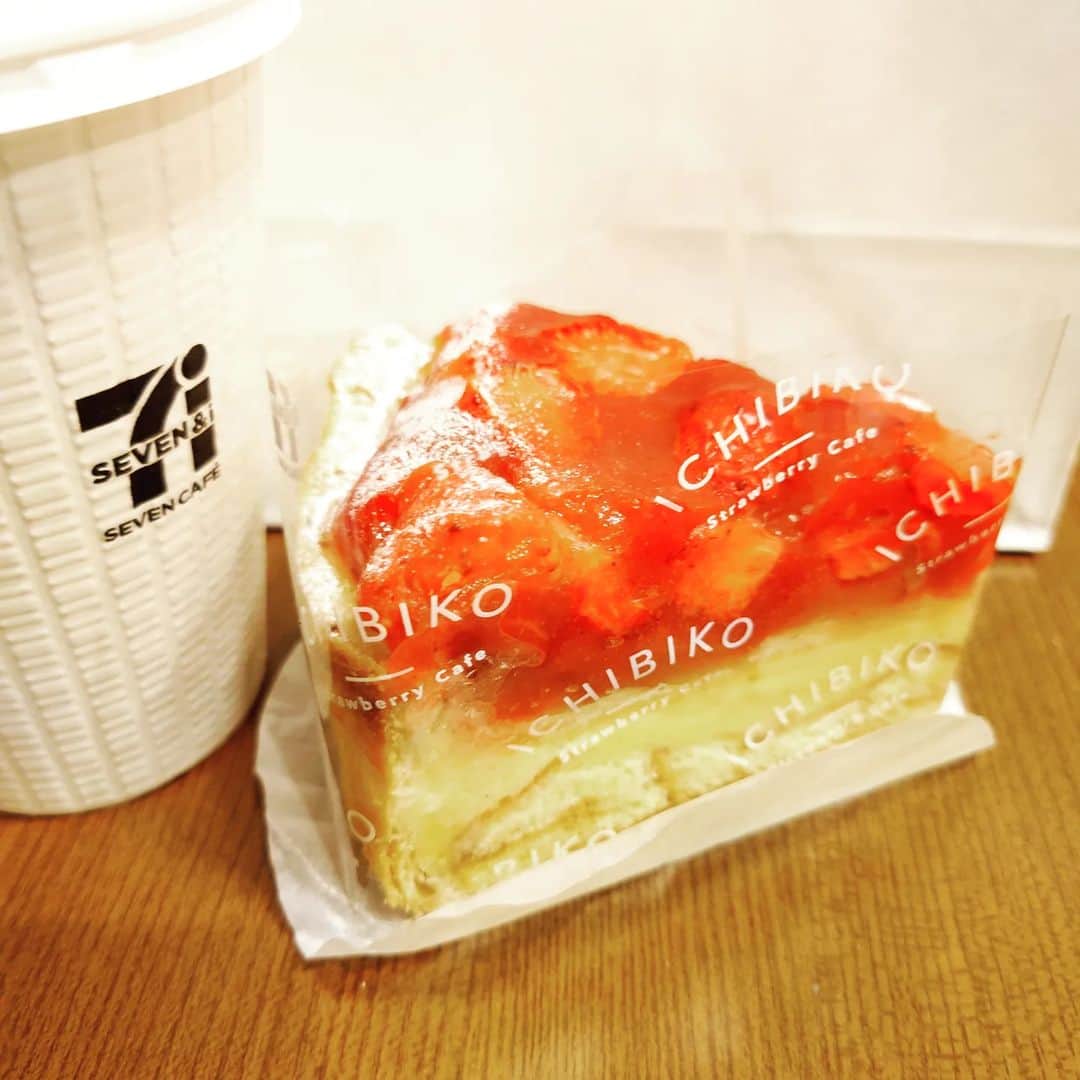 須貝駿貴のインスタグラム：「かわいいでしょ？  袋の向こうはとても見せられないんだけどね。 かわいいの対義語であるところの人間の闇。」