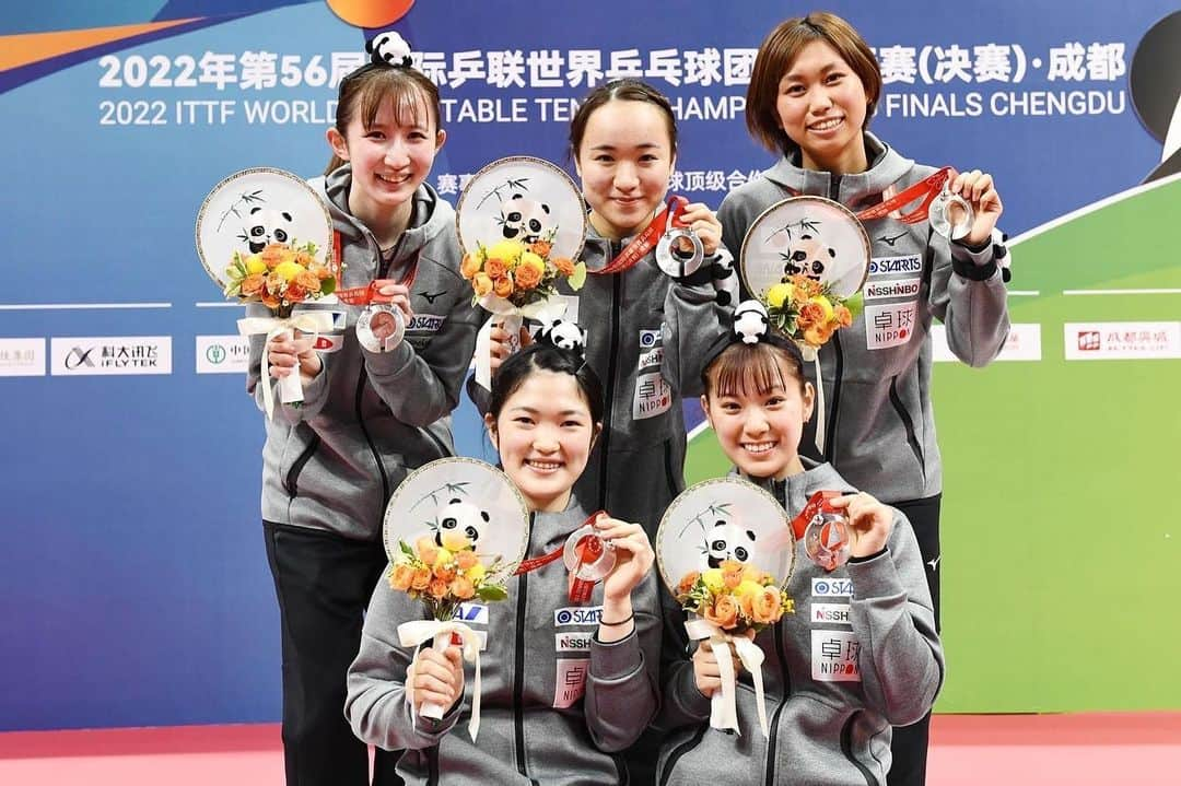 長崎美柚のインスタグラム：「*    World Team Championships 2022🐼🇨🇳  ￣￣￣￣￣￣￣￣￣￣￣￣￣￣￣￣￣￣￣￣￣￣  世界選手権が終わり日本に帰ってきました🇯🇵🍣 まず、連日沢山の応援ありがとうございました！ 世界選手権という特別な舞台で試合ができたこと、 この5人で一緒に戦うことができたこと、美悠との一つ目の約束を果たせたこと、多くの収穫を得たこと、幸せでした🥰 また、サポートしてくださった多くの方々に感謝したいです。 ありがとうございました！ 実力を付けてまたこの舞台でより良い色のメダル獲得を目指して 毎日一歩ずつ成長できるよう頑張ります💪🏻」