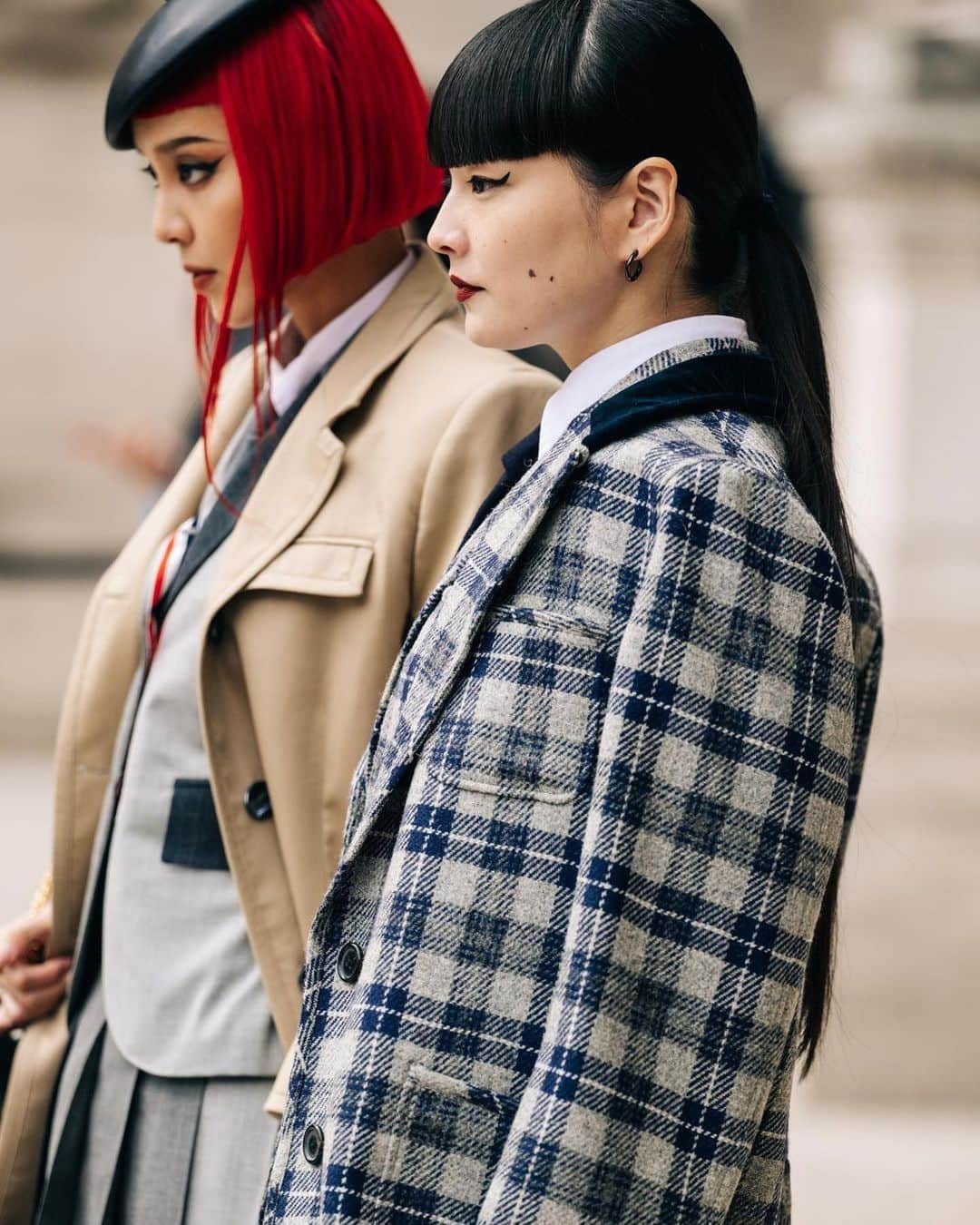 秋元梢さんのインスタグラム写真 - (秋元梢Instagram)「❤️🐕‍🦺👯‍♀️🐩🖤  with my lovely @kiwileehan ❤️ #pfw #thombrowne」10月11日 20時21分 - akimoto_kozue