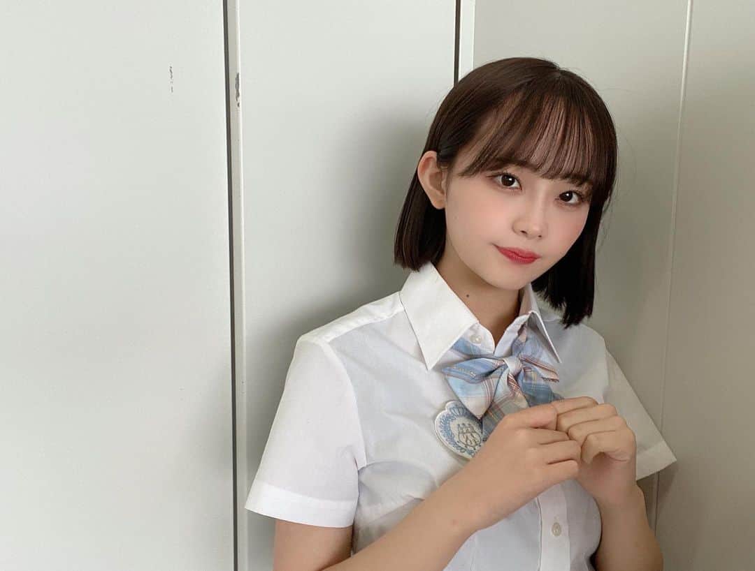 のインスタグラム：「現地でツーショット撮影会📸  New Ager衣装の制服きました︎︎☺︎  #アイドル #idol  #制服  #コスプレ #ボブ #絶対インスピレーション  #NewAger #instagood  #followme」