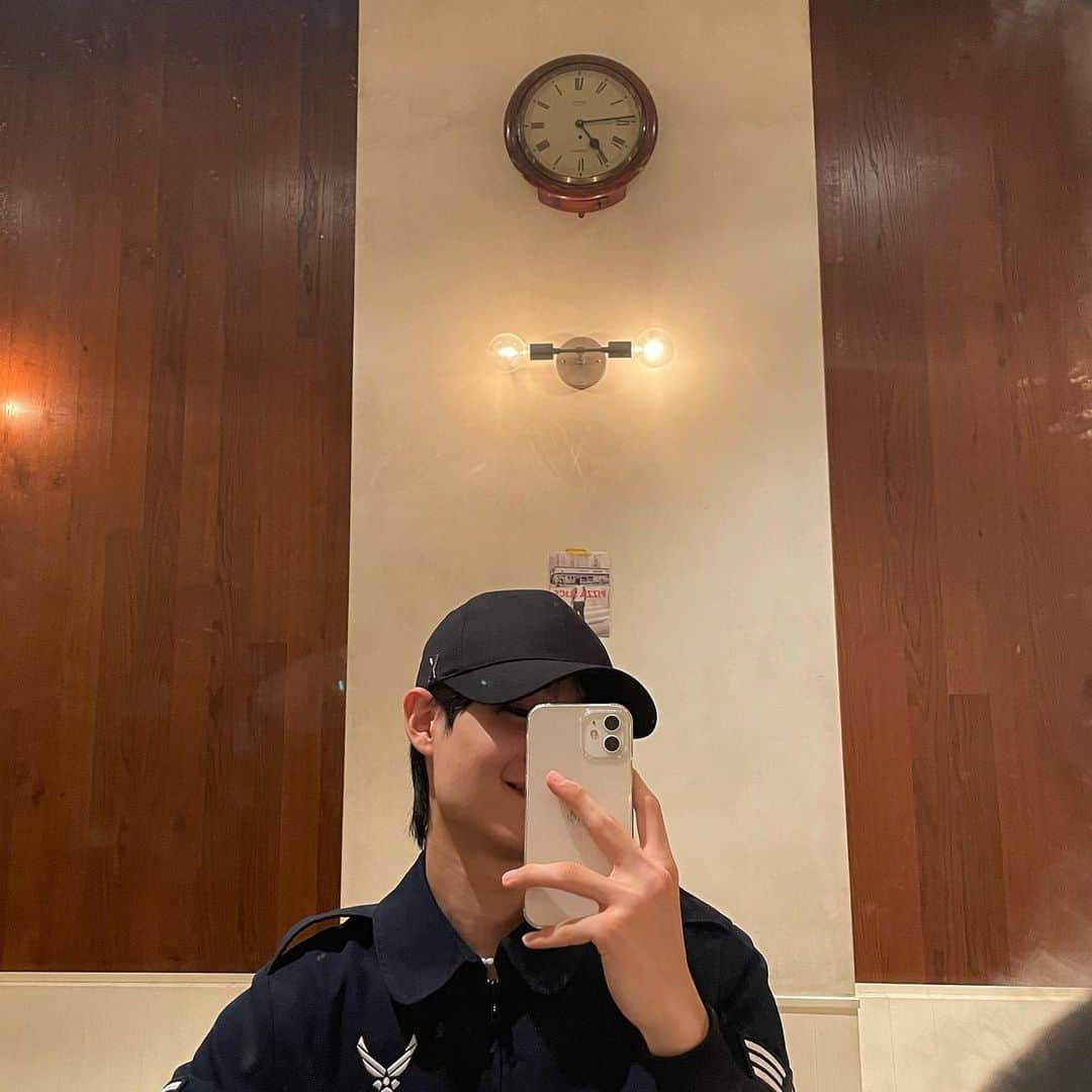 鈴木志音のインスタグラム：「Peace︎︎︎✌︎ . . . .#おんおん日記」