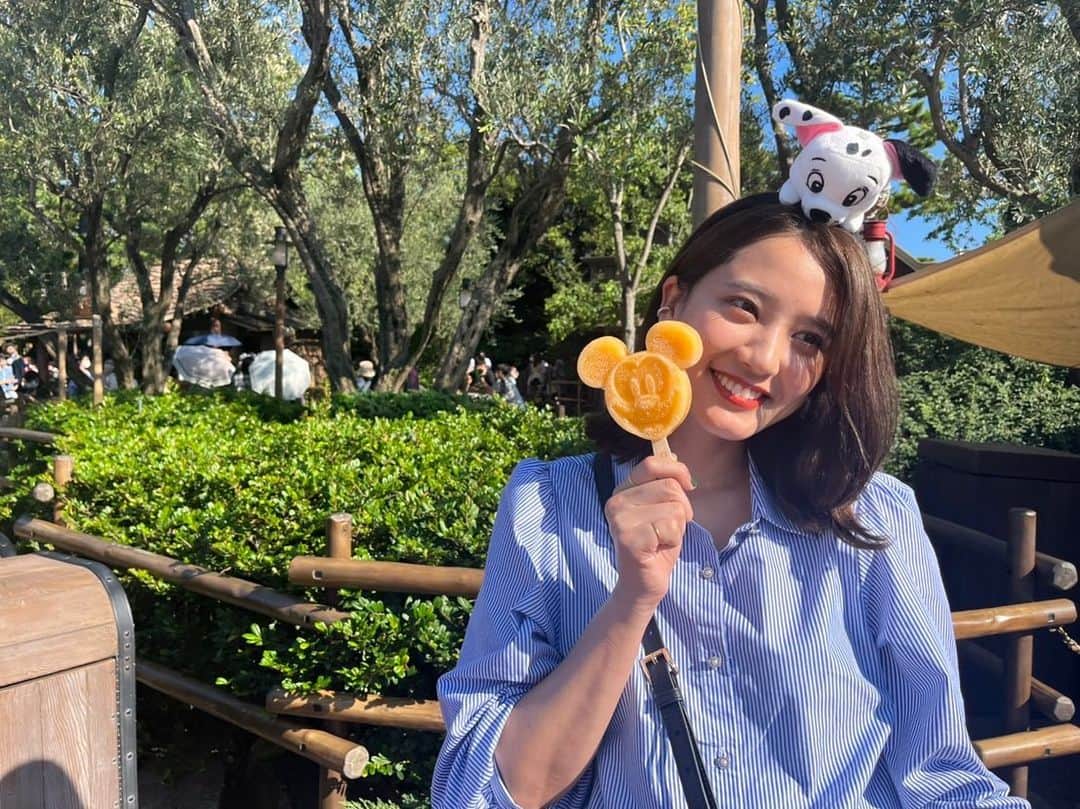 山崎紘菜のインスタグラム：「撮ってくれた友達が、 いいねの数で争いたいみたいなので、 次の投稿と比べて良いと思った方にいいねください🥺✨ #いいね大会開催ちゅう」