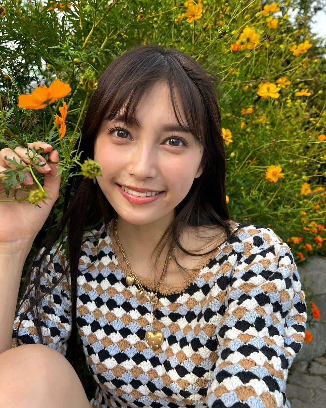 小山リーナさんのインスタグラム写真 - (小山リーナInstagram)「. 黄色いコスモス🌼」10月11日 21時52分 - rina_koyama_box